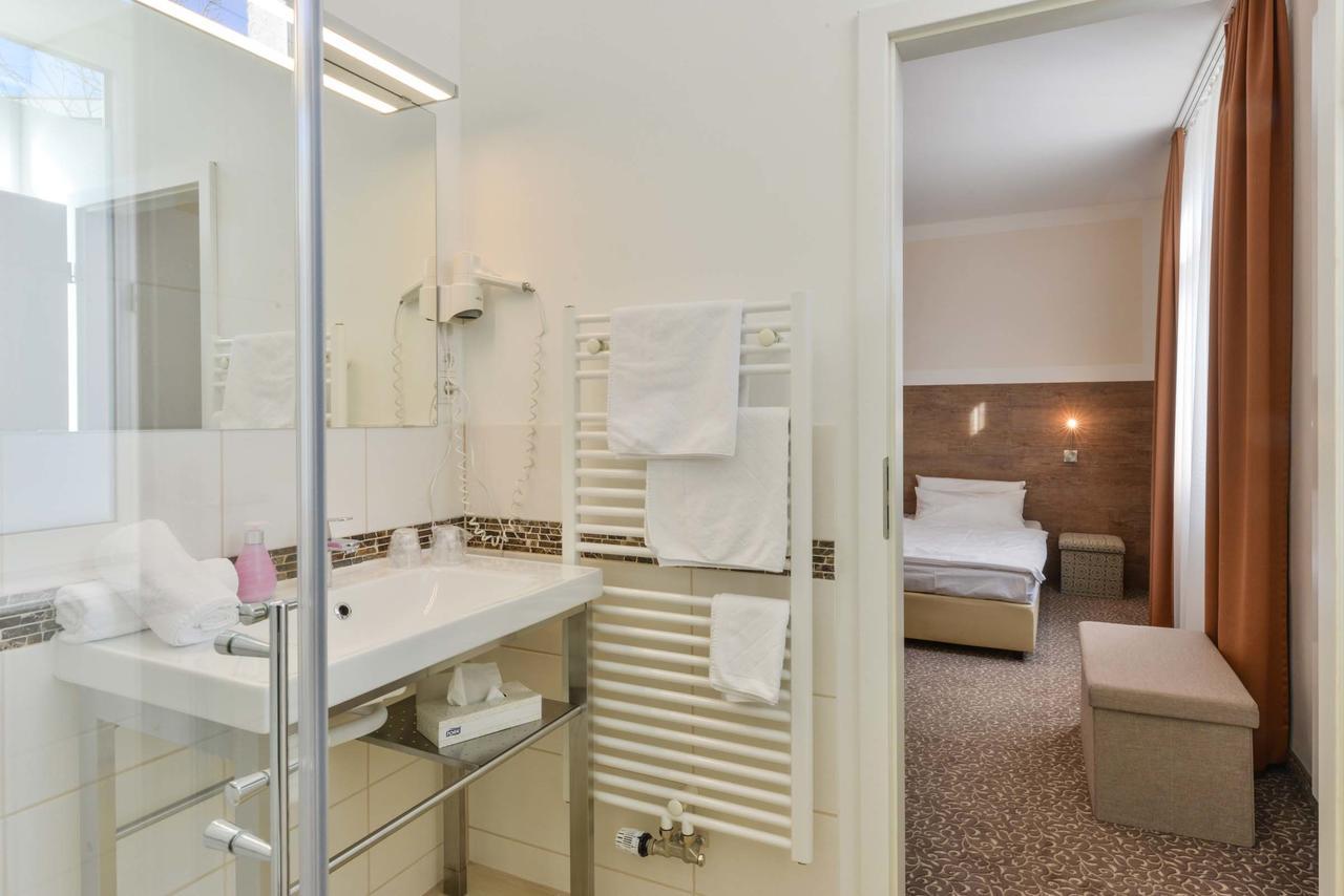 Hotel Primavera Parco Fürth Buitenkant foto